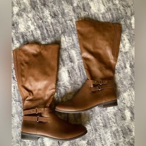 Style & Co, size 8 wide calf, only worn once, cute and comfortable, light brown
